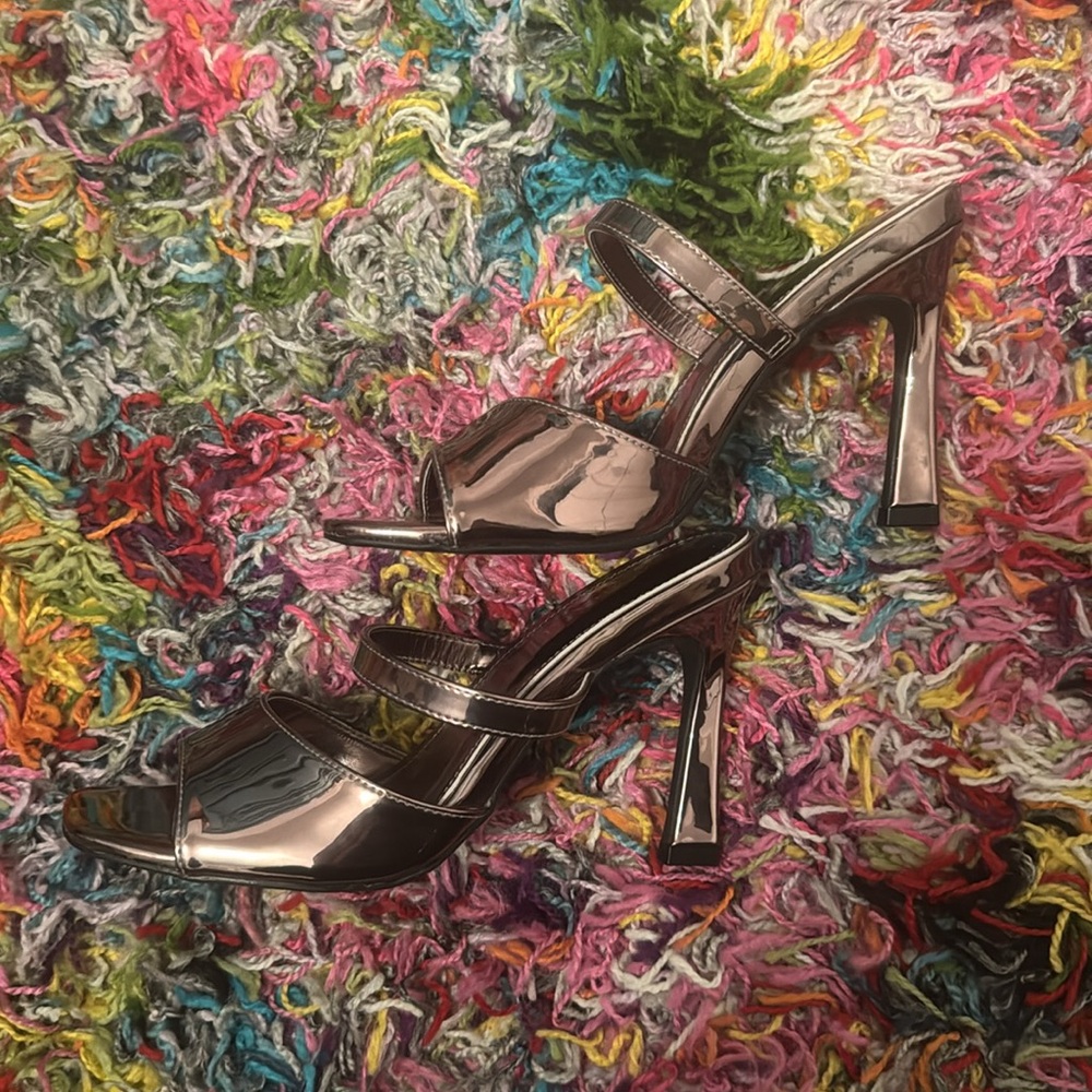 NWOT Rampage Metallic Gunmetal/Bronze Heels - Picture 3 of 6